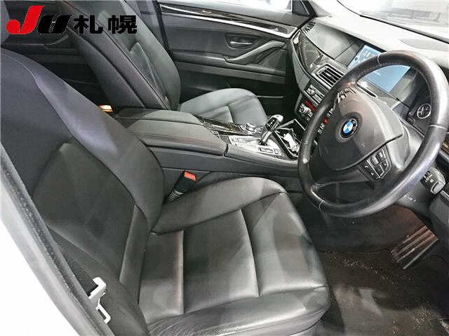 BMW 5 SERIES 2010