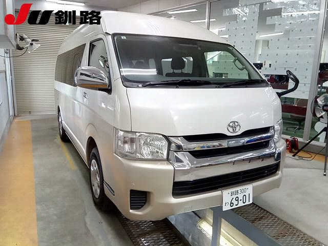 TOYOTA HIACE 2020