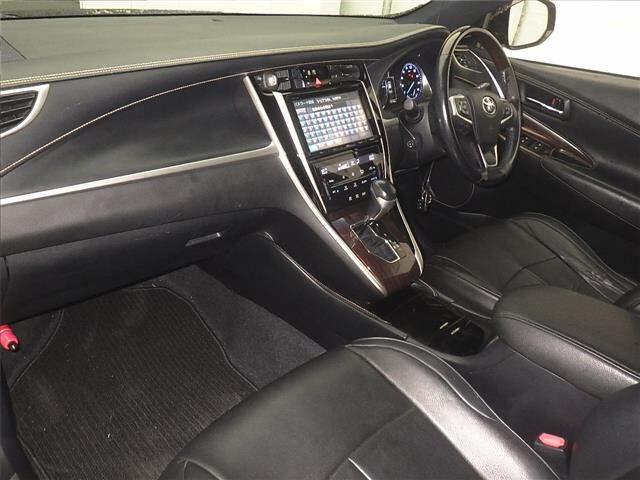 TOYOTA HARRIER 2014