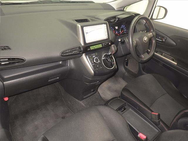 TOYOTA WISH 2010
