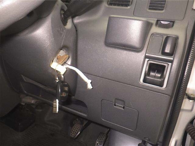 DAIHATSU HIJET VAN 2013