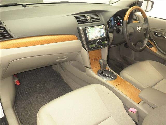 TOYOTA PREMIO 2008