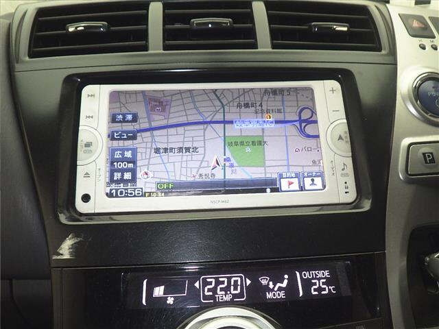 TOYOTA PRIUS ALPHA 2012