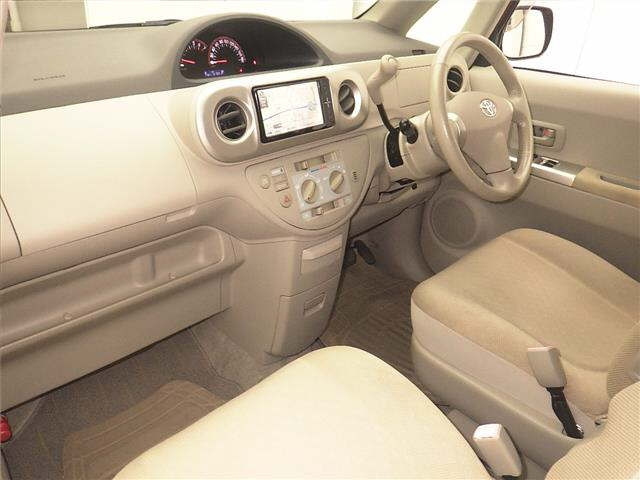 TOYOTA PORTE 2010
