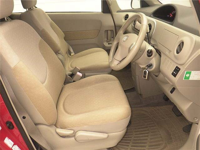 TOYOTA PORTE 2010