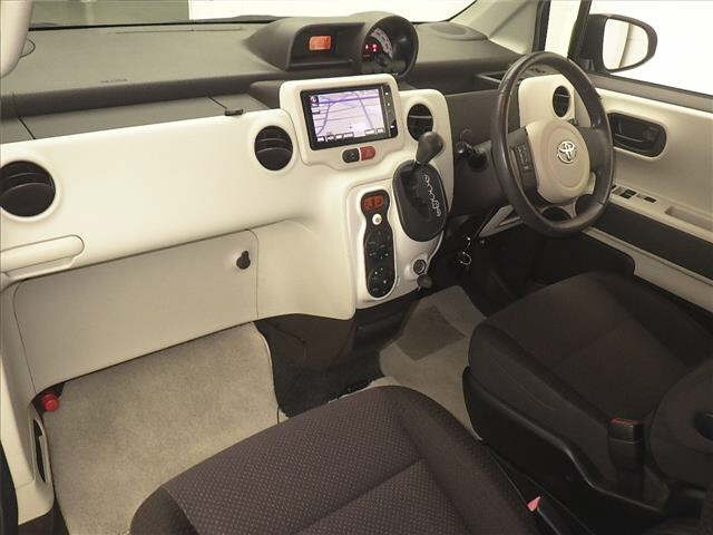 TOYOTA SPADE 2013