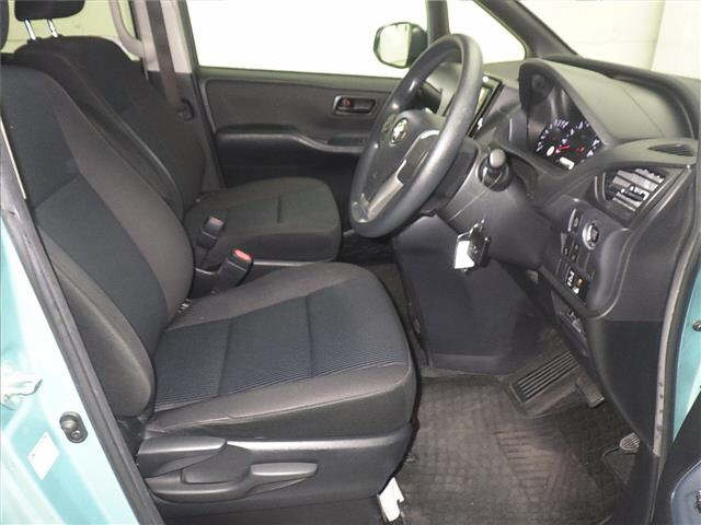 TOYOTA NOAH 2016