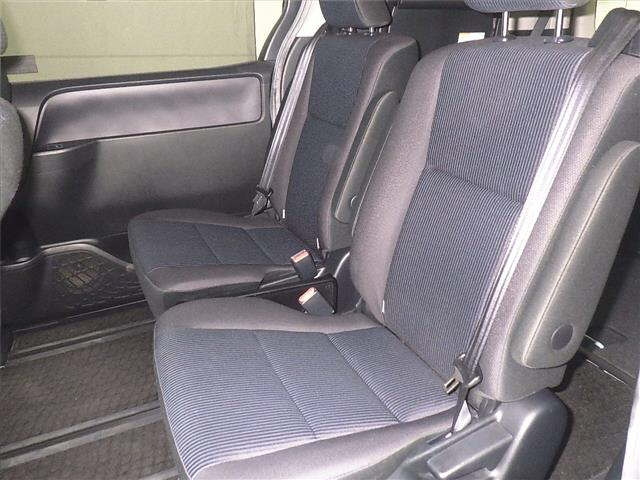 TOYOTA NOAH 2016