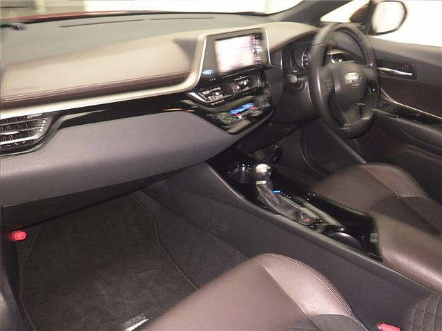 TOYOTA C-HR 2017
