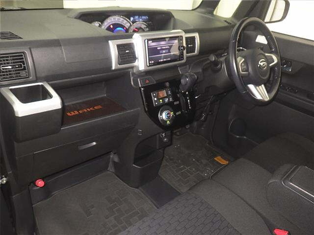 DAIHATSU WAKE 2016