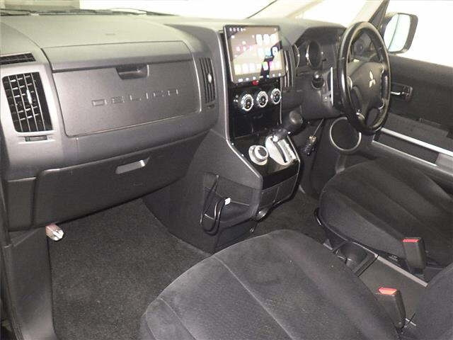 MITSUBISHI DELICA D5 2015