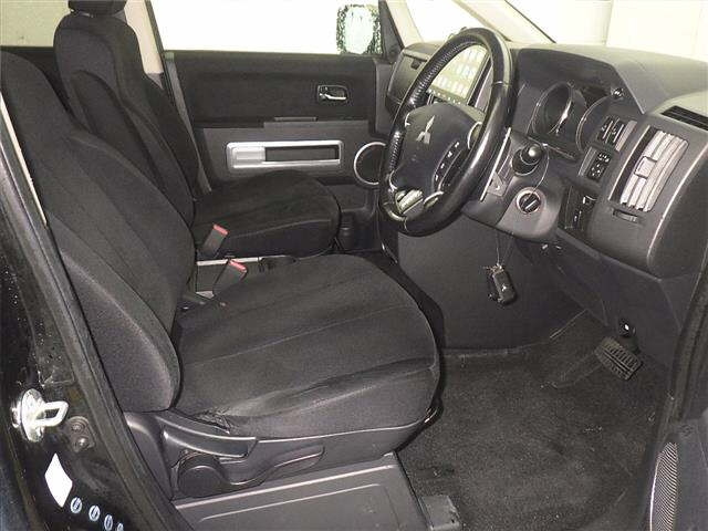 MITSUBISHI DELICA D5 2015