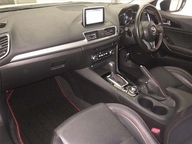 MAZDA AXELA 2016