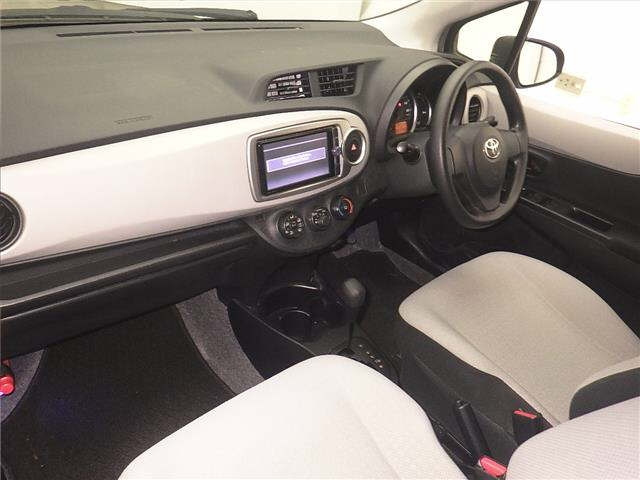TOYOTA VITZ 2014