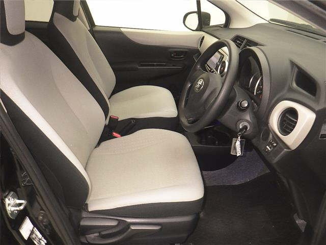 TOYOTA VITZ 2014