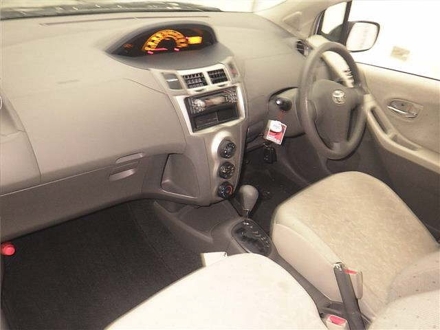 TOYOTA VITZ 2009