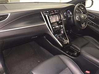 TOYOTA HARRIER 2019