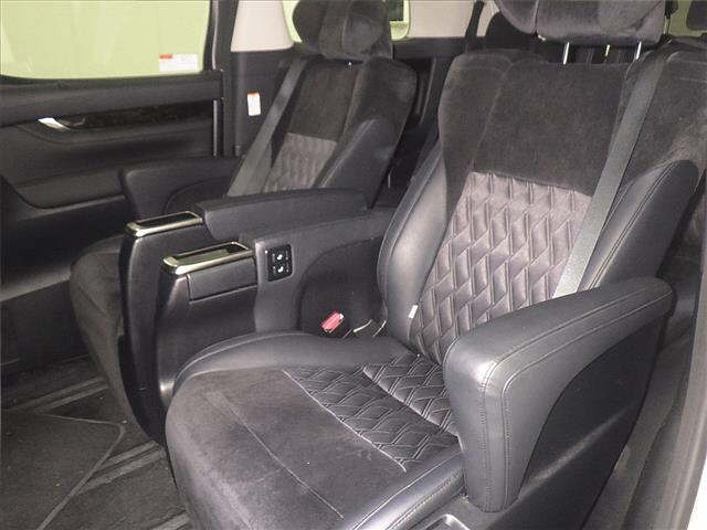 TOYOTA ALPHARD 2015
