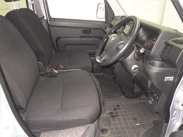 DAIHATSU HIJET VAN 2018