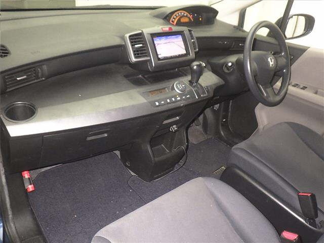 HONDA FREED 2010