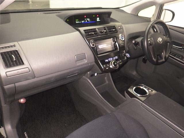 TOYOTA PRIUS ALPHA 2014