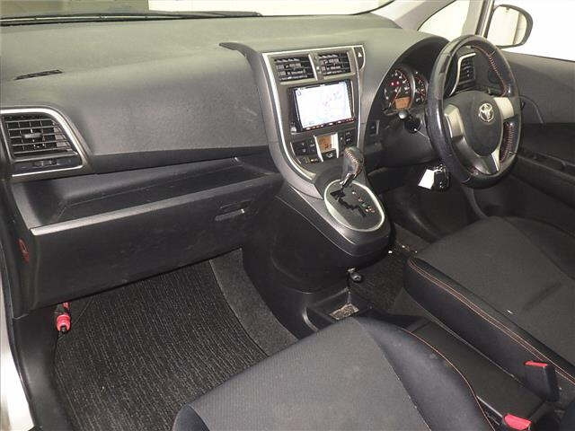 TOYOTA RACTIS 2010
