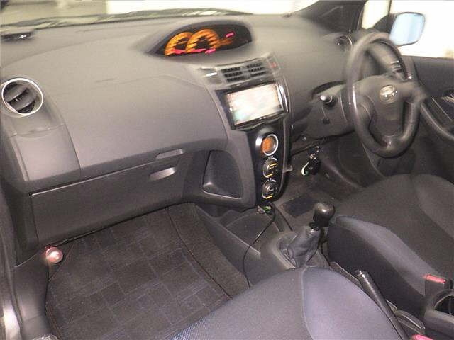 TOYOTA VITZ 2009