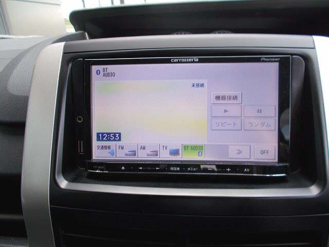 TOYOTA NOAH 2013