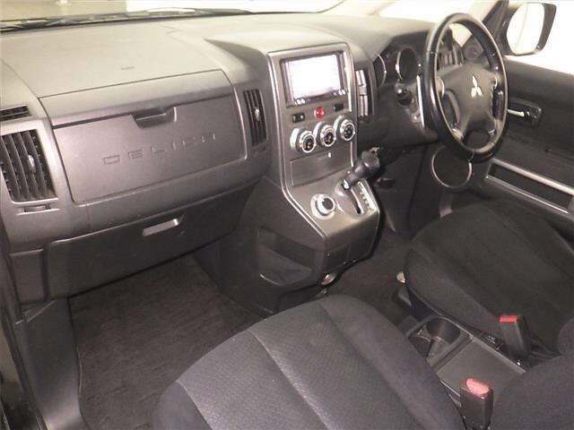 MITSUBISHI DELICA D5 2013