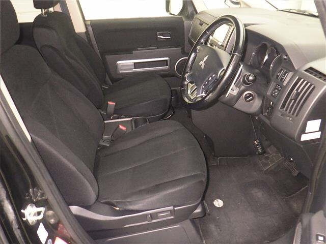 MITSUBISHI DELICA D5 2013