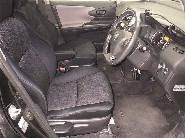 TOYOTA WISH 2011