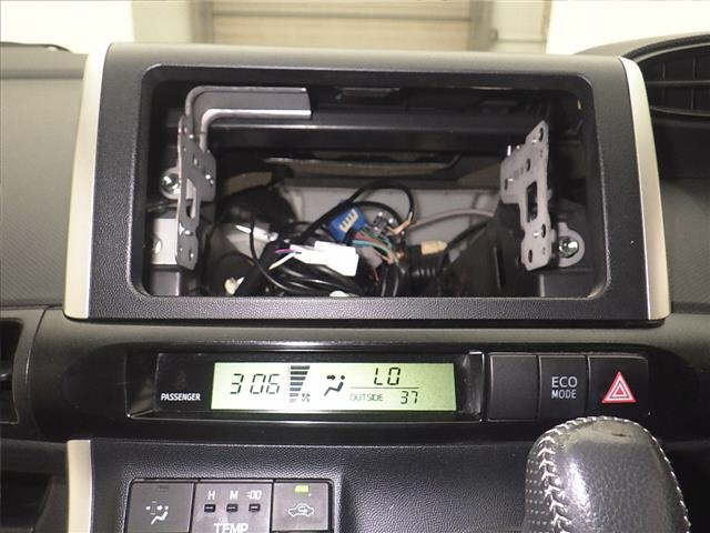 TOYOTA WISH 2011