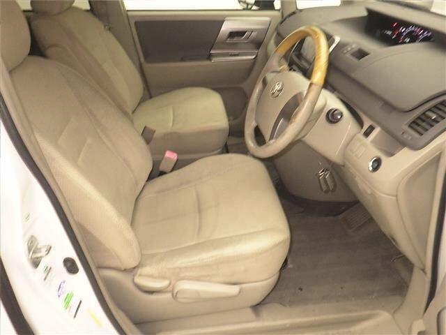 TOYOTA NOAH 2009