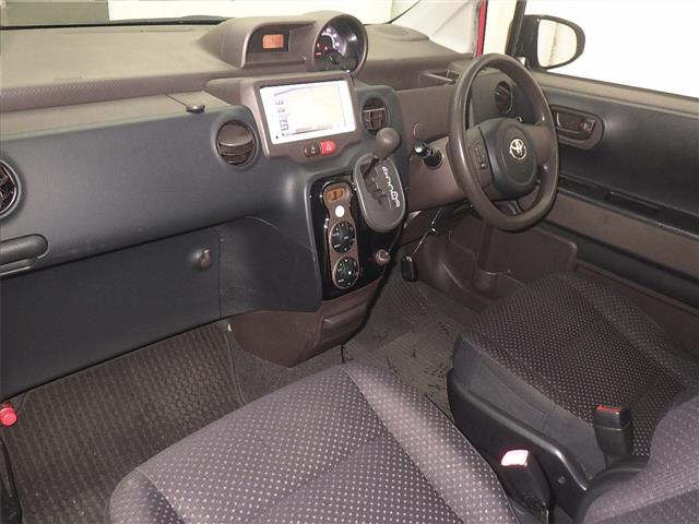 TOYOTA PORTE 2012
