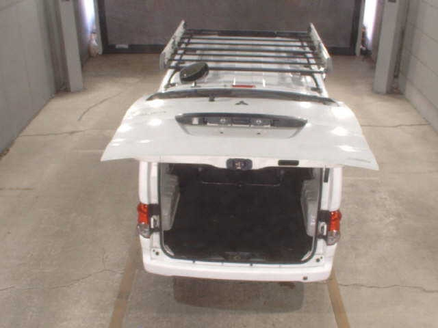 MITSUBISHI DELICA 2015