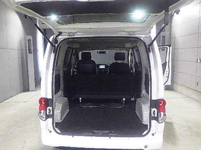 MITSUBISHI DELICA 2015