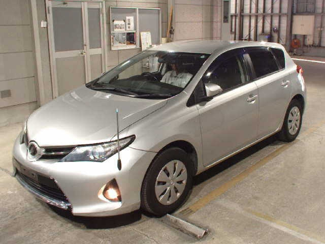 TOYOTA AURIS 2013