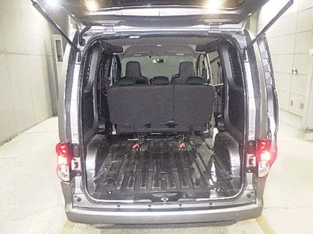 NISSAN NV200 2019
