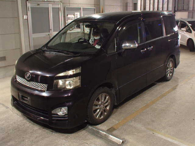 TOYOTA VOXY 2011