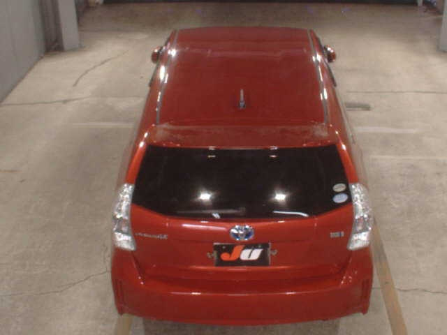 TOYOTA PRIUS ALPHA 2011