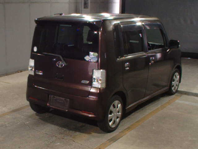 TOYOTA PIXIS SPACE 2014