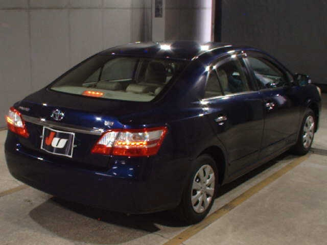 TOYOTA PREMIO 2011