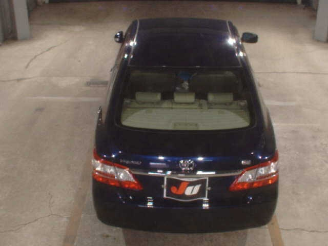 TOYOTA PREMIO 2011