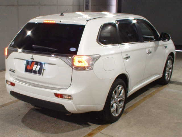 MITSUBISHI OUTLANDER PHEV 2013