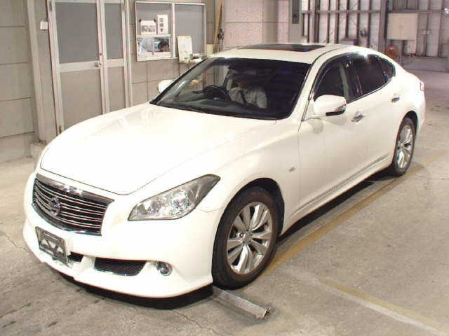NISSAN FUGA 2010