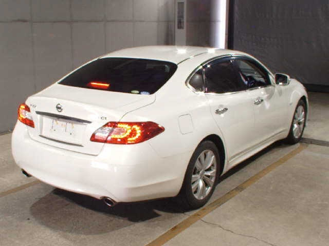 NISSAN FUGA 2010