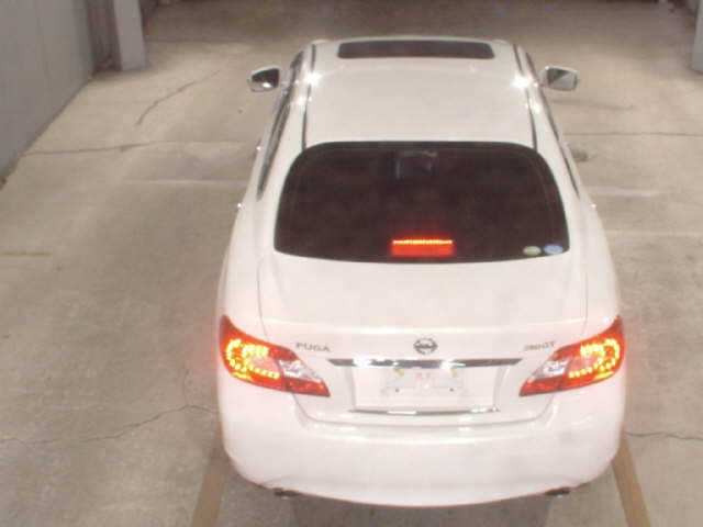 NISSAN FUGA 2010
