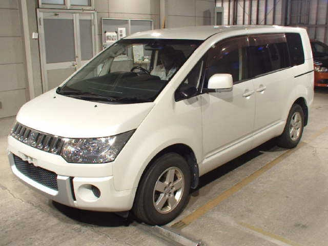MITSUBISHI DELICA D5 2014