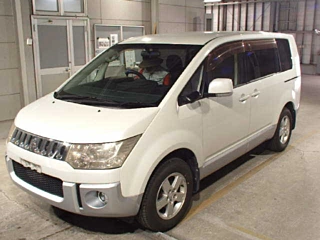 MITSUBISHI DELICA D5 2011
