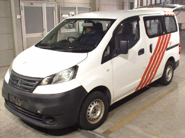 MITSUBISHI DELICA 2018